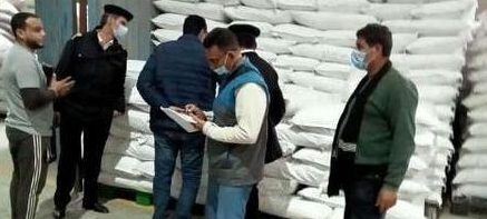 جهاز شؤون البيئة بمحافظة الشرقية يضبط أربع منشآت صناعية تعمل بدون ترخيص ومخالفين لقانون البيئة بمركز بلبيس