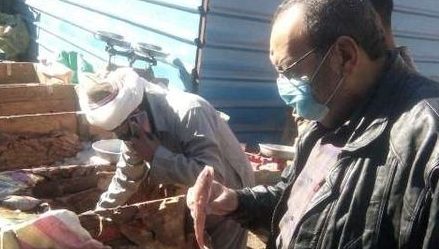 غلق وتشميع 30 منشأه غذائية وإعدام ٣ طن و٨٢٧ كجم أغذية فاسدة بالشرقية