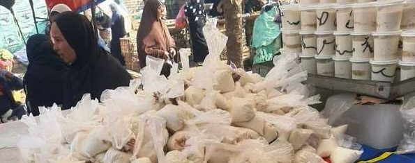 غلق وتشميع 30 منشأه غذائية تعمل بدون ترخيص وإعدام 2 طن  أغذية فاسدة بالشرقية