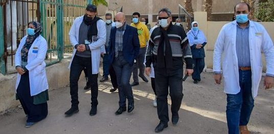 وكيل وزارة الصحة بالشرقية يتفقد سير العمل بمستشفي أبوحماد المركزي