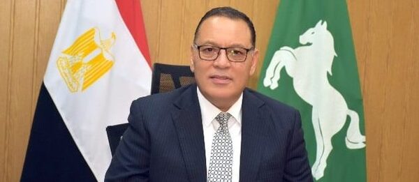 محافظ الشرقية يُصدر قراراً بوقف أحد العاملين بالوحدة المحلية بالعصايد بديرب بنجم عن العمل