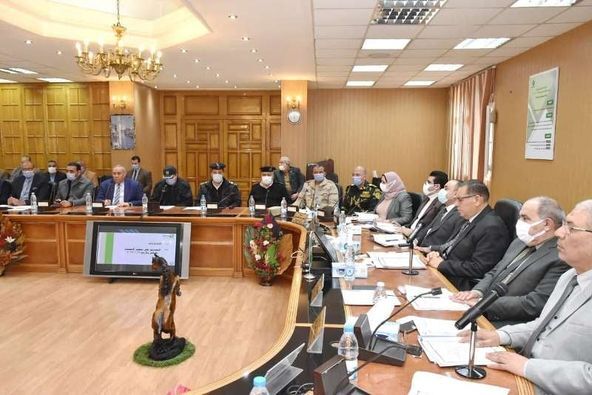 محافظ الشرقية يُشيد بمعدلات أداء الإنجاز في التعامل مع ملف تقنين أراضي أملاك الدولة