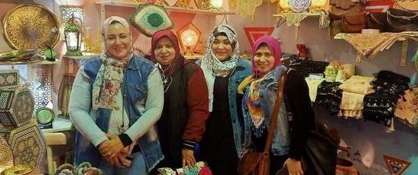 أندية الفتاة والمرأة بالشرقية تُشارك بصناعات يدوية وحرفية في فاعليات معرض ديارنا للحرف اليدوية