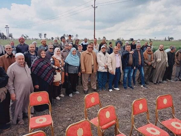 زراعة الشرقية تُنفذ مدرستين حقليتين عن زراعة محصولي القمح والفول البلدي بقرية البيروم بمركز فاقوس