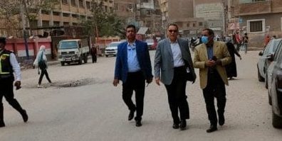 محافظ الشرقية يُفاجئ مدينة منيا القمح ويتفقد شادر لبيع الخضروات