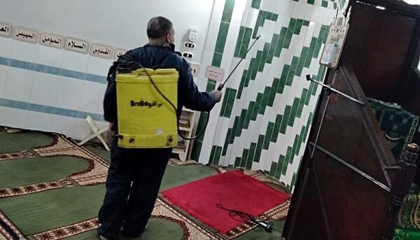 صحة الشرقية: استمرار جهود الفرق الصحية لتطهير وتعقيم دور العبادة والمدارس والأماكن الحيوية بالمحافظة