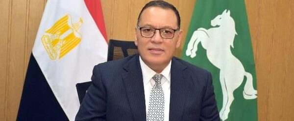 محافظ الشرقية يصدر قراراً بوقف رئيس الوحدة المحلية بالزوامل ورئيس القسم الهندسي والمشرف الفني عن العمل