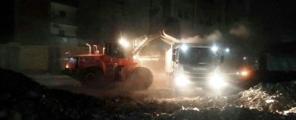 وحدة التدخل السريع تقوم برفع (26100) طن قمامة ومخلفات مبانى بنطاق المحافظة خلال شهر أبريل الماضى