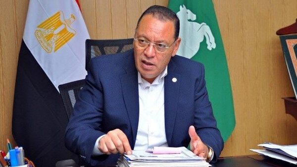 محافظ الشرقية يُصدر قرارين بتكليف سكرتير جديداً لمركز ومدينة ههيا ومديراً للمكتب الفني بالديوان العام