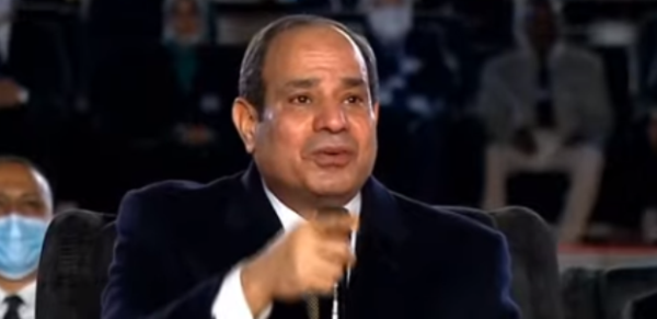 الرئيس السيسى لشباب الجامعة الالمانية عن مشروع الهوية البصرية لاسوان: “الدولة كلها بتشتغل”