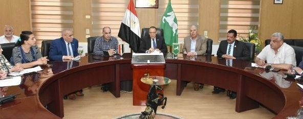 محافظ الشرقية يعقد إجتماعاً موسعاً لبحث إستعدادات المحافظة