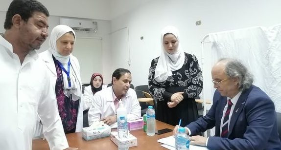 تنفيذ قافلة طبية مجانية لعلاج الأورام بمستشفى الحسينية برئاسةالدكتور” علاء خليل”