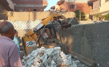 الأجهزة التنفيذية بالشرقية تُنفذ حملات مكبرة لإزالة تعديات البناء المخالف على الأراضي الزراعية وأملاك الدولة