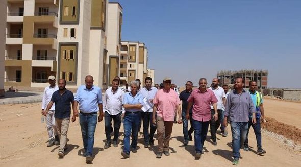 رئيس جهاز تنمية مدينة العاشر من رمضان يفقد  الأعمال الجارية بموقع  تنفيذ عدد ( ٥٢ ) عمارة