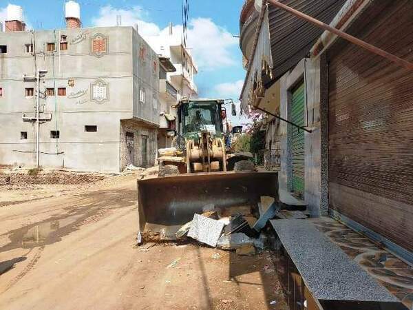 إزالة ٥٠ حالة تعدي علي  أملاك الدولة والأراضي الزراعية بالشرقية