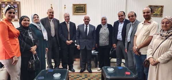 القائم بأعمال رئيس جامعة الزقازيق يستقبل لجنة إدارة دعم التميز بوزارة التعليم العالى