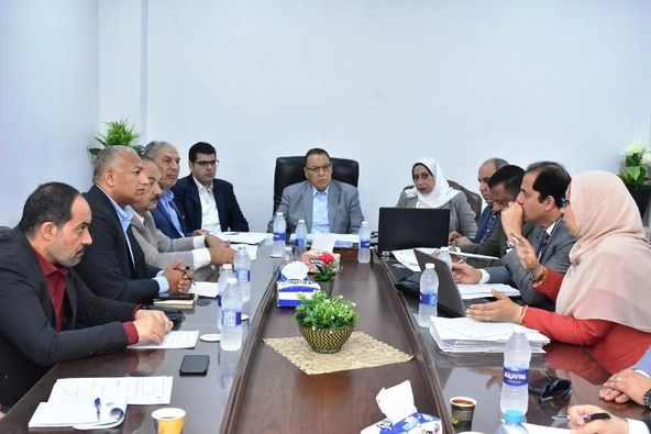 محافظ الشرقية يترأس إجتماع مجلس إدارة المناطق الصناعية بمقر جمعية المستثمرين ببلبيس