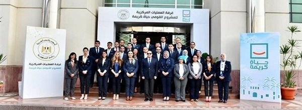 السيسي يلتقي بمجموعة من خريجي البرنامج الرئاسي لتأهيل الشباب