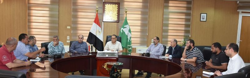 محافظ الشرقية يعقد إجتماعاً لسرعة إنهاء أعمال الترفيق بالمرحلة الثانية بطريق فاقوس / أبو شلبي