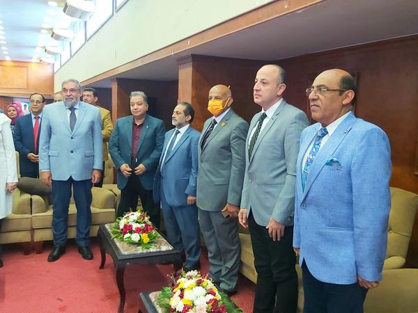 مساعد وزير الصحة للتدريب وكيل وزارة الصحة بالشرقية يشهدان اللقاء العلمي لرابطة أطباء الكبد والجهاز الهضمي