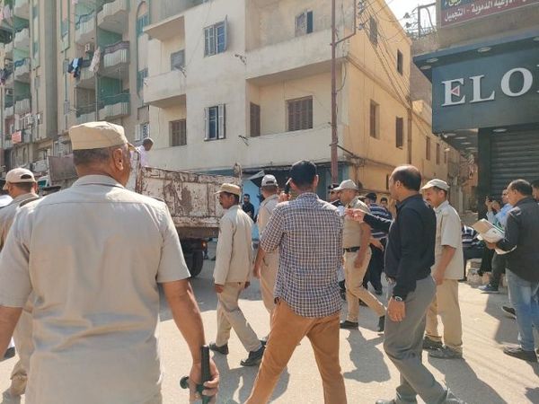 الأجهزة التنفيذية بالشرقية تشن حملات مكبرة لإزالة التعديات والإشغالات المخالفه