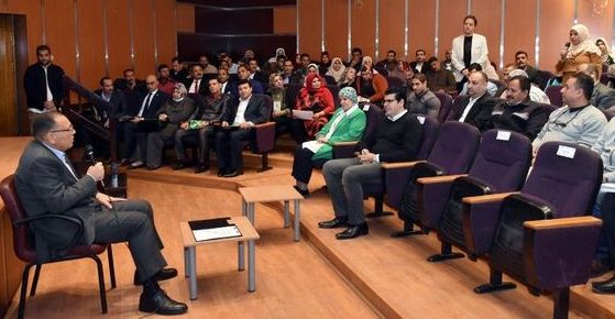 محافظ الشرقية يشهد احتفاليه المحافظة ويكرم العاملين بوحدات الإدارة المحلية والحاصلين على مؤهلات علمية أثناء الخدمة