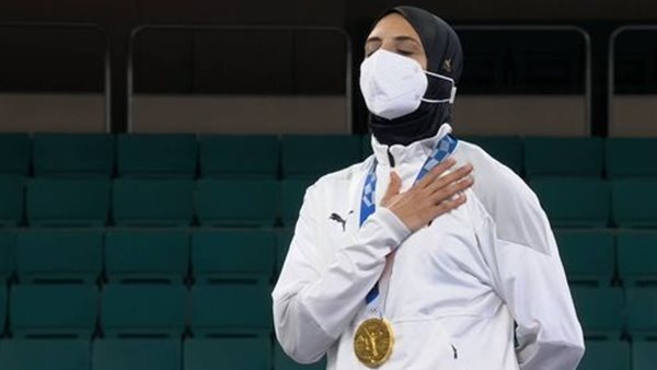“فريال عبد العزيز” .. نجحت في حصد الميدالية الذهبية، بعد فوزها على الأذربيجانية
