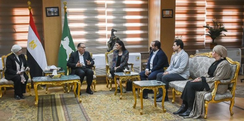 محافظ الشرقية يلتقي بالمدير التنفيذي للهيئة المصرية الأمريكية فولبرايت لبحث سبل التعاون المشترك