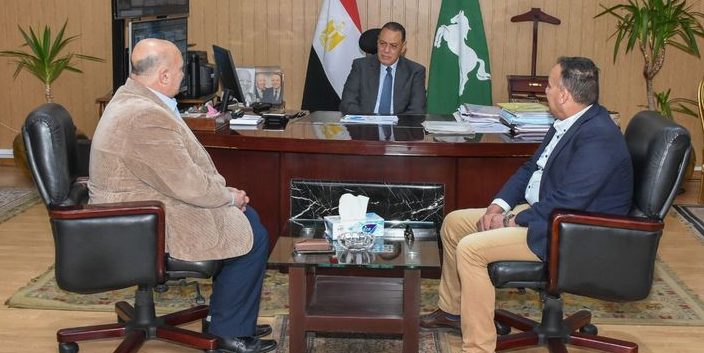 محافظ الشرقية يلتقي مدير عام فرع الهيئة العامة لتعليم الكبار
