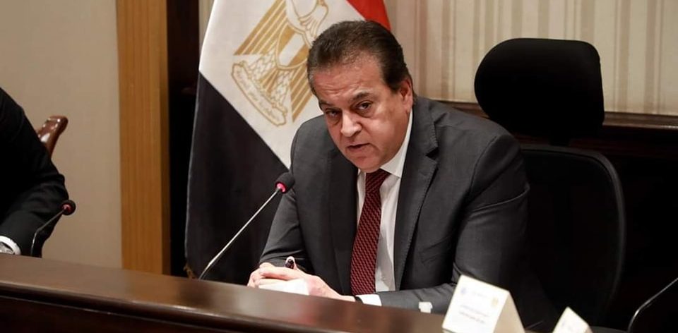 وزير الصحة يترأس الإجتماع الدوري بقيادات الوزارة لمتابعة سير العمل بعدد من ملفات الوزارة