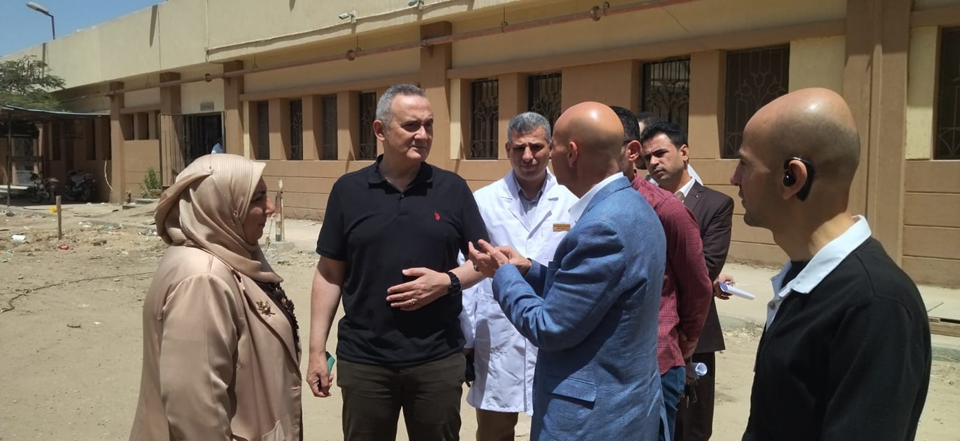 رئيس هيئة المستشفيات والمعاهد التعليمية ووكيل وزارة الصحة بالشرقية يتفقدا سير العمل بمستشفى الأحرار