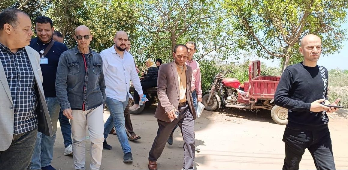 وكيل وزارة الصحة بالشرقية يتفقد القافلة الطبية بقرية الملاك بأبوحماد