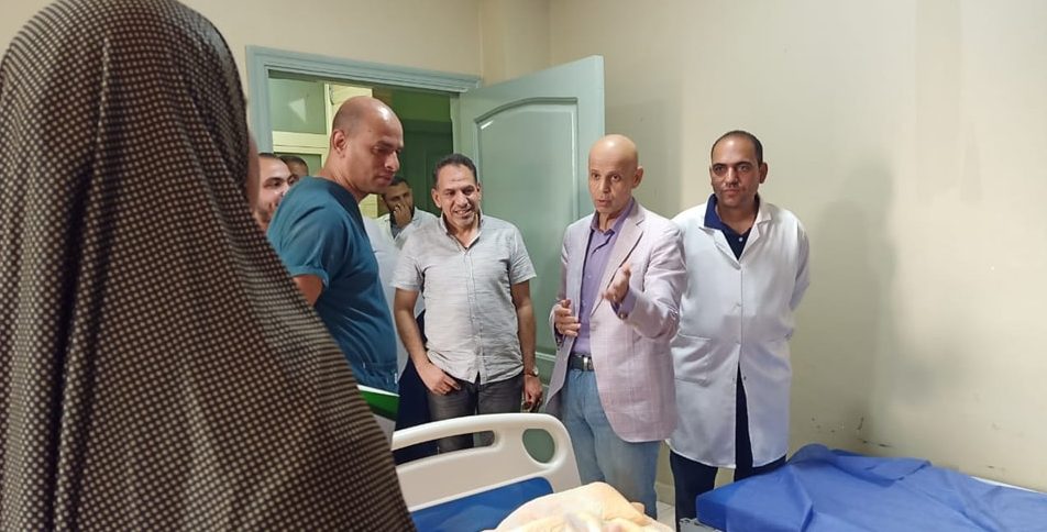 وكيل وزارة الصحة بالشرقية يتفقد الخدمات الطبية بمستشفى أبوحماد المركزي