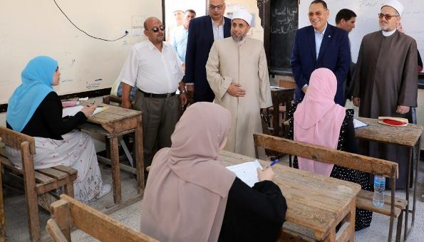 محافظ الشرقية يتفقد لجان امتحانات الثانوية الأزهرية للعام الدراسي 2022 / 2023 م