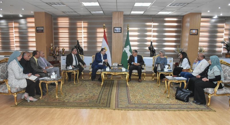 محافظ الشرقية يلتقي المشرف العام على الجهاز التنفيذى لمشروعات التنمية الشاملة بوزارة الزراعة