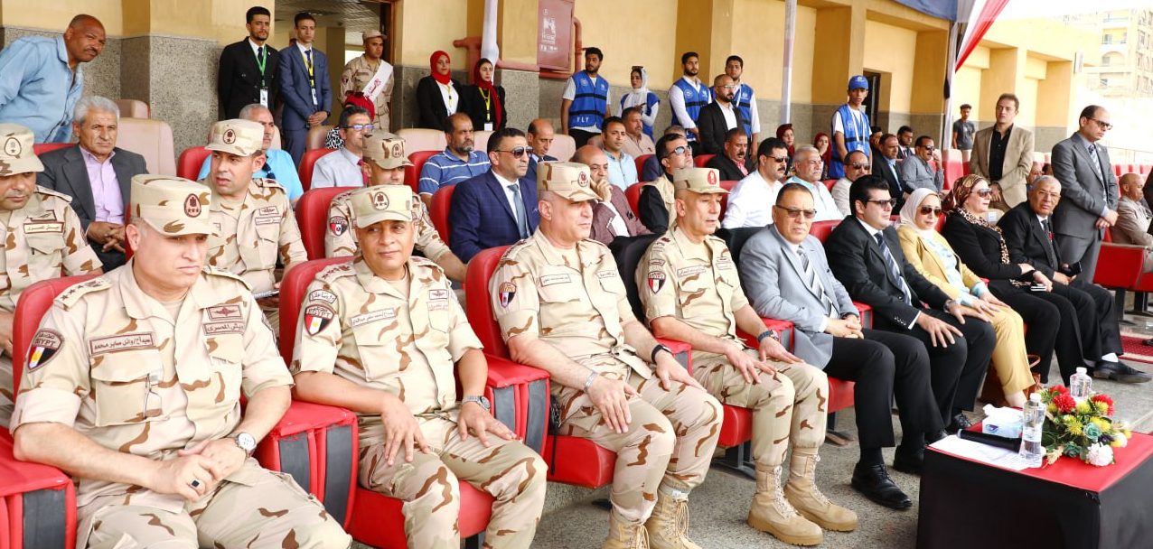 محافظ الشرقية وقائد قوات الدفاع الشعبي والعسكري يتفقدان معسكر إيواء عاجل لمواجهة الكوارث والأزمات