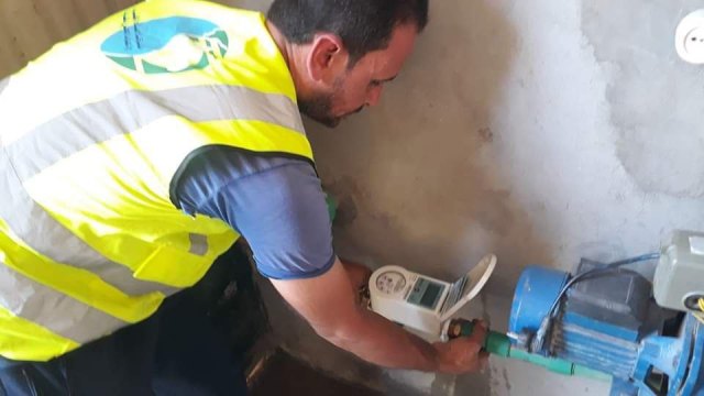 تركيب 60 وصلة مياه منزلية بالمجان للأسر الأكثر احتياجاً بقرى مركز أبو حماد