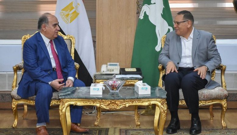 محافظ الشرقية يلتقي الرئيس التنفيذي لأفرع البنك الزراعي المصري