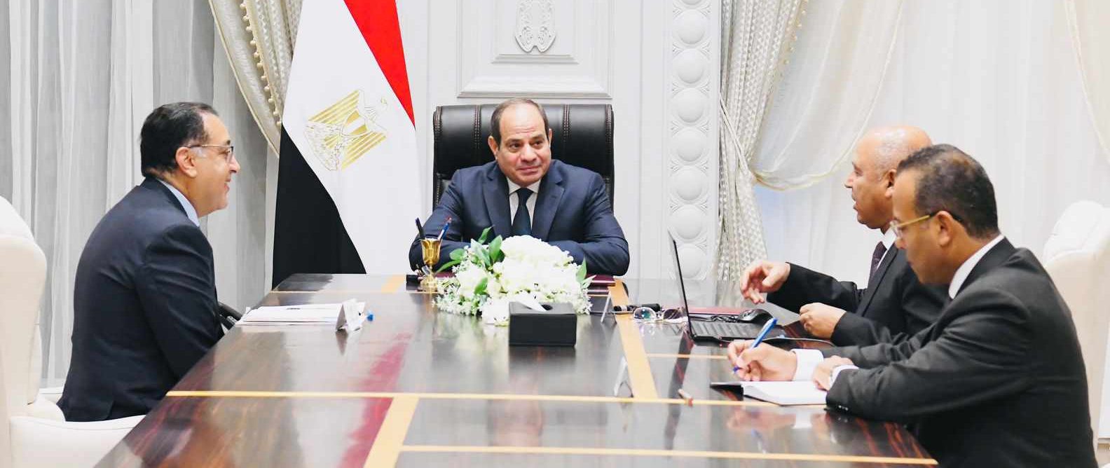الرئاسة: وزير النقل عرض مستجدات عملية التطوير الجارية لمنظومة الموانئ المصرية