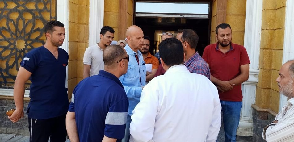 وكيل وزارة الصحة بالشرقية يتفقد سير العمل بمستشفى الصدر بالزقازيق