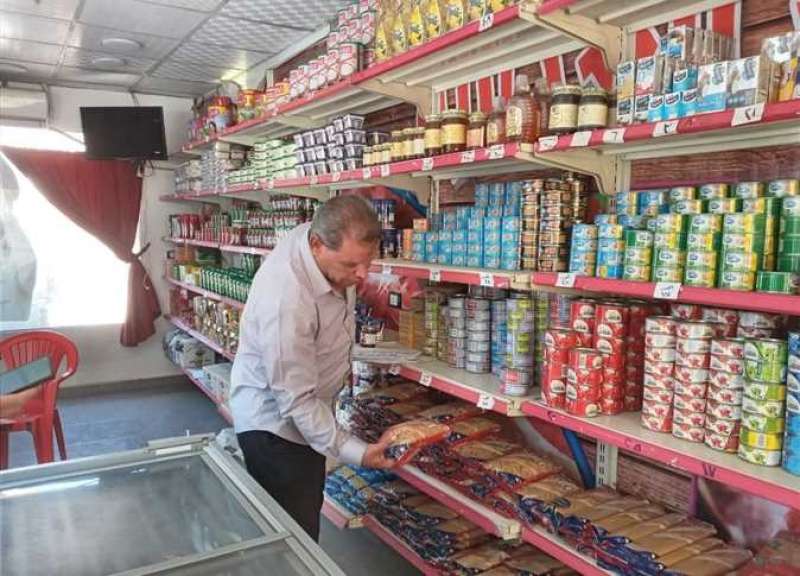 رئيس التجارة الداخلية بالتموين يبشر المواطنين: انخفاض أسعار السلع في رمضان
