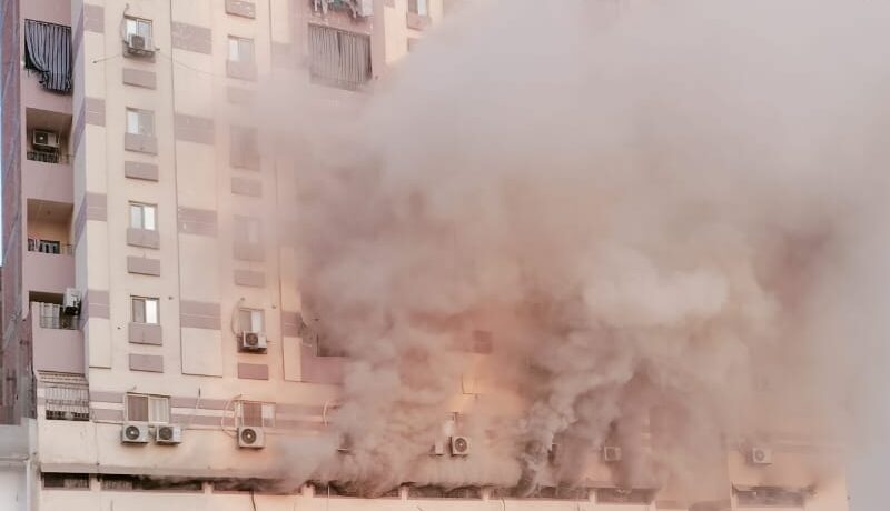 اندلاع حريق هائل في مخازن الشمس للأدوية بالزقازيق