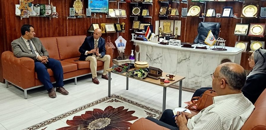 وكيل وزارة الصحة بالشرقية يستقبل مدير عام الكيمياء الصحية بالوزارة