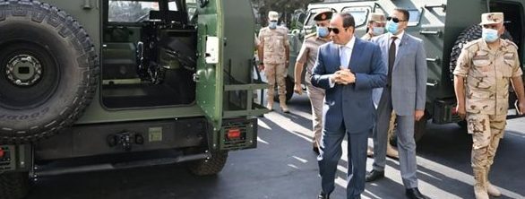 الرئيس السيسي يستمع لشرح تفصيلي بشأن توطين صناعة السيارات الكهربائية.. صور