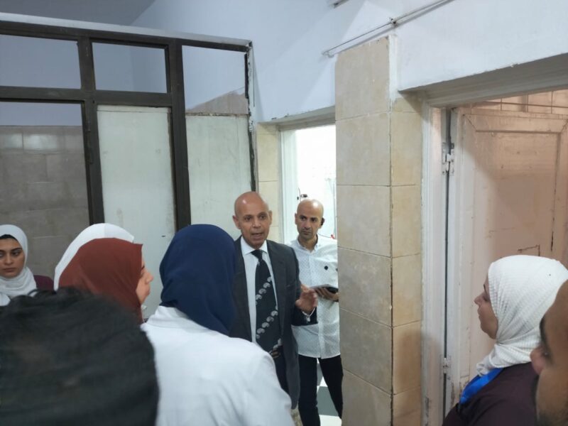 وكيل وزارة الصحة بالشرقية يتفقد الخدمات الطبية بمستشفي منيا القمح
