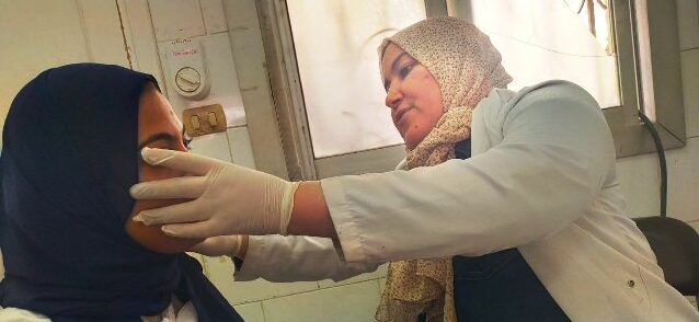 صحة الشرقيةتوقيع الكشف الطبي وصرف العلاج لـ 3037 مريض بقرية انشاص البصل