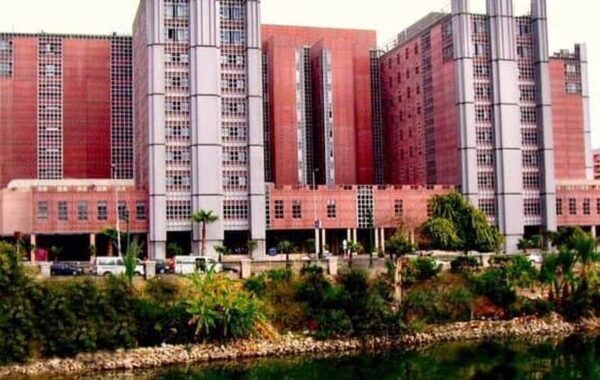 الخشت: قصر العيني الفرنساوي يبدأ العمل كمستشفى خاص بجامعة القاهرة لعلاج مصابي كورونا