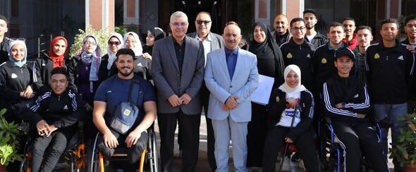 رئيس جامعة الزقازيق يلتقي بالطلاب ذوي الهمم المشاركين فى بارالمبياد الجامعات المصرية بالإسكندرية