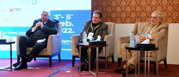 الدكتور محمد عوض تاج الدين: مصر تضع كافة إمكانياتها للتصدي لوباء كورونا