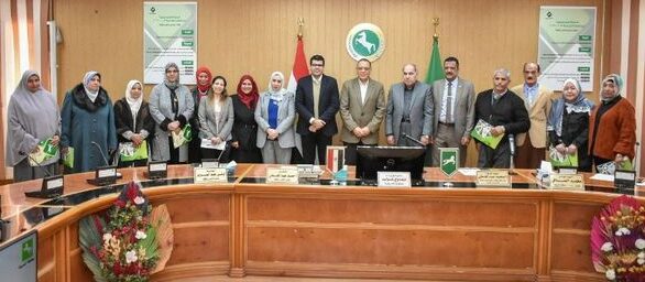 محافظ الشرقية يكرم الأمهات المثاليات والأب المثالي لعام 2024